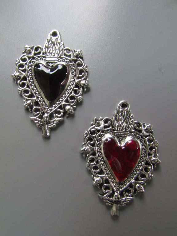 Filigree Heart charm pendant 2 colours to choose
