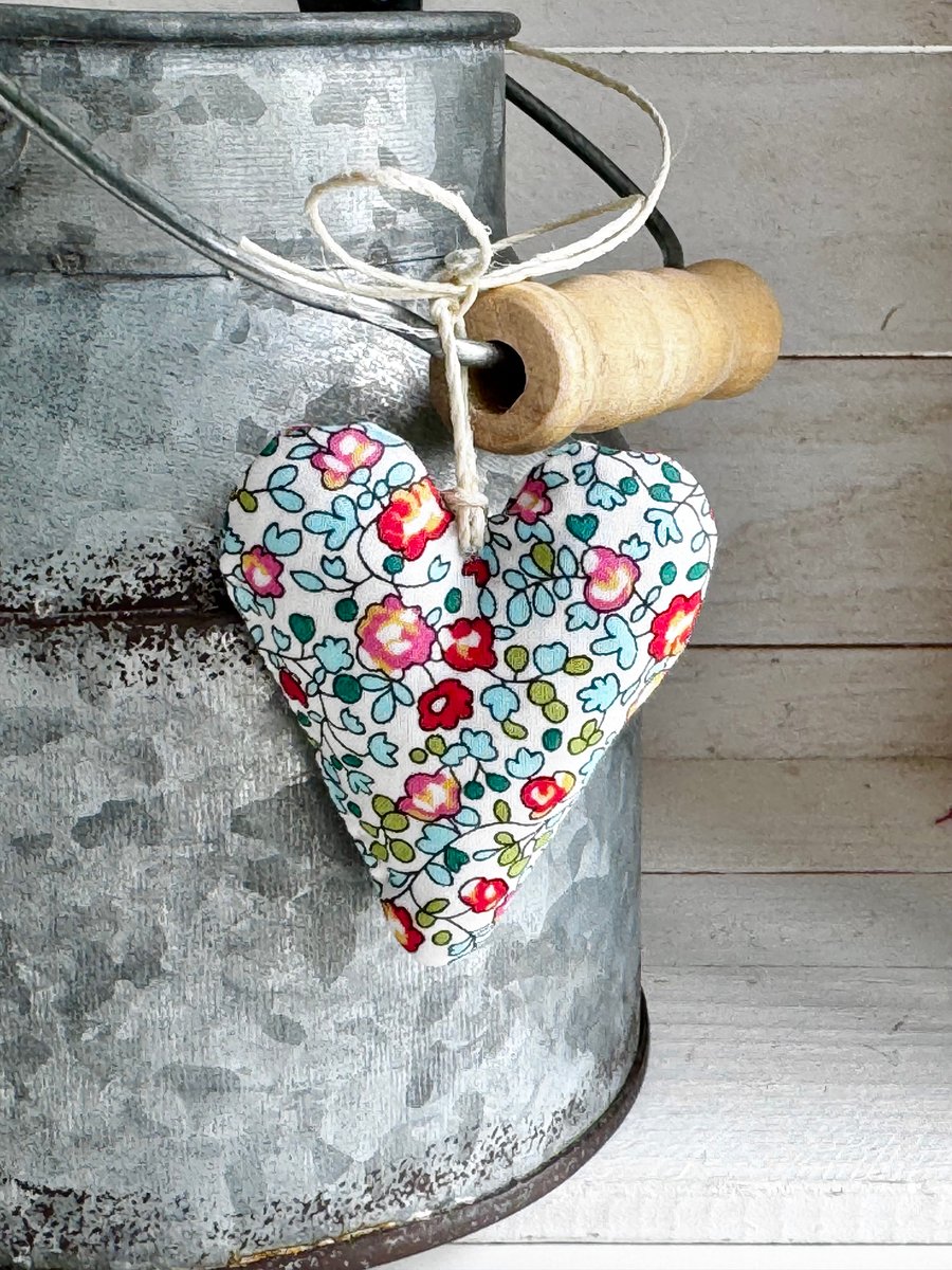 LIBERTY PRINT FLORAL MINI HEART - turkish blue and pink