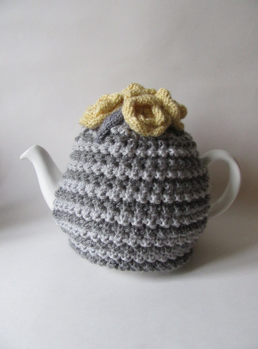 SALE : Tea cosie tea cosy - grey stripe with pale primrose yellow roses