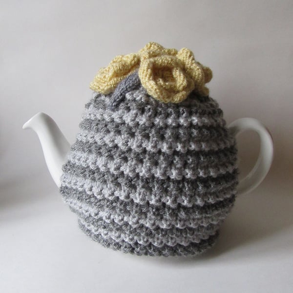 SALE : Tea cosie tea cosy - grey stripe with pale primrose yellow roses