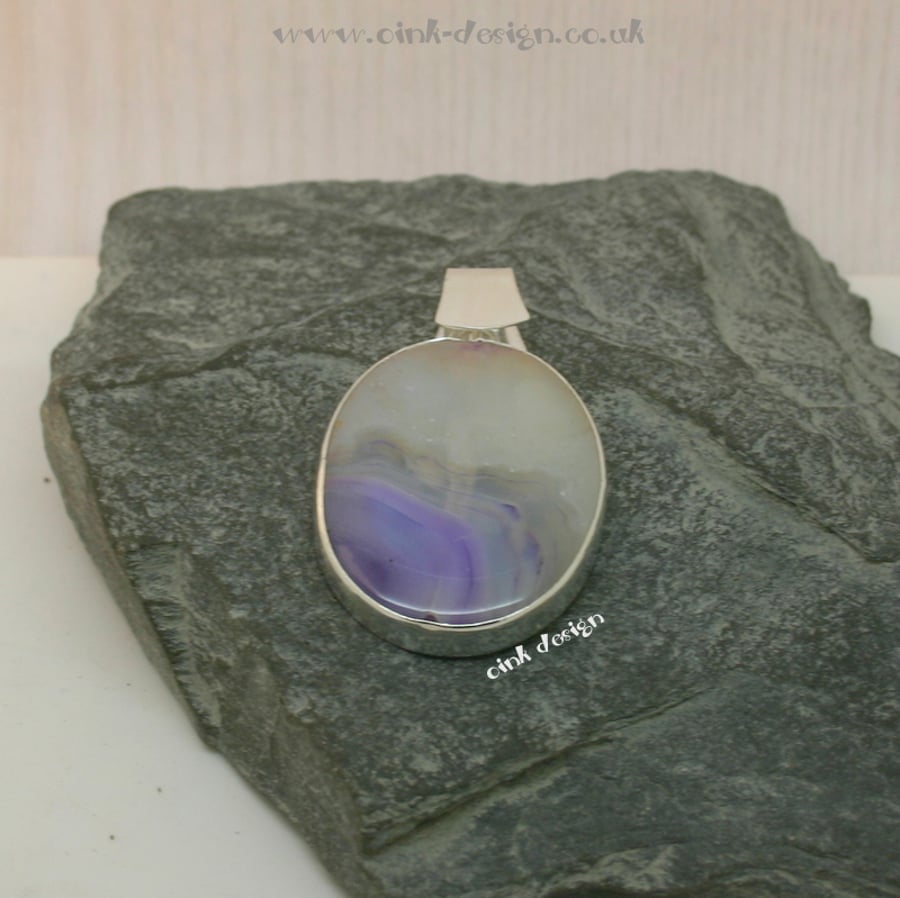 Sterling Silver Pendant with a Lilac Agate
