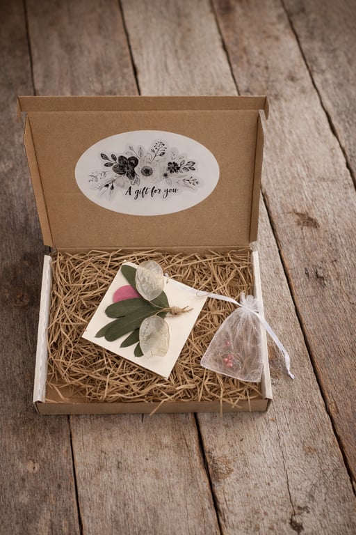 Hand made eco gift set with dried flowers 