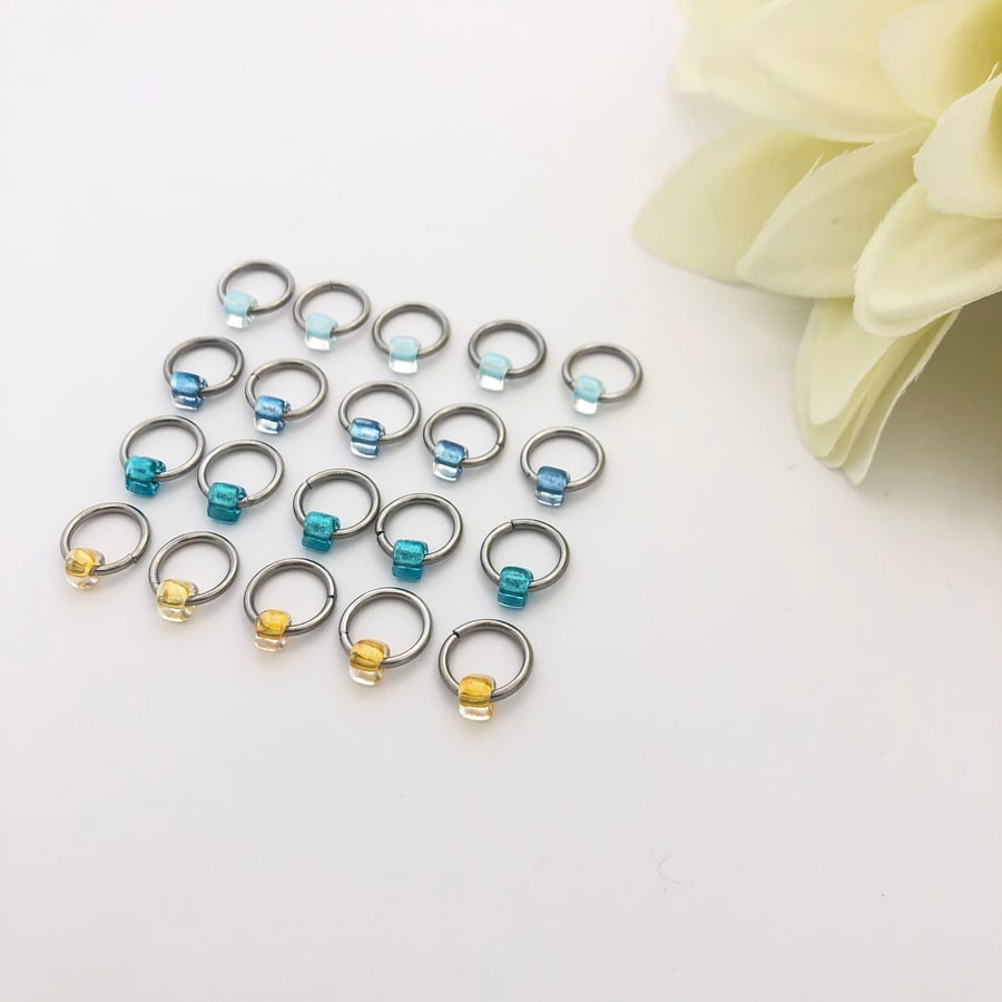 Knitting Ring Stitch Markers - 20 Stitch Markers - BEACHY Glass Jewel Split Ring
