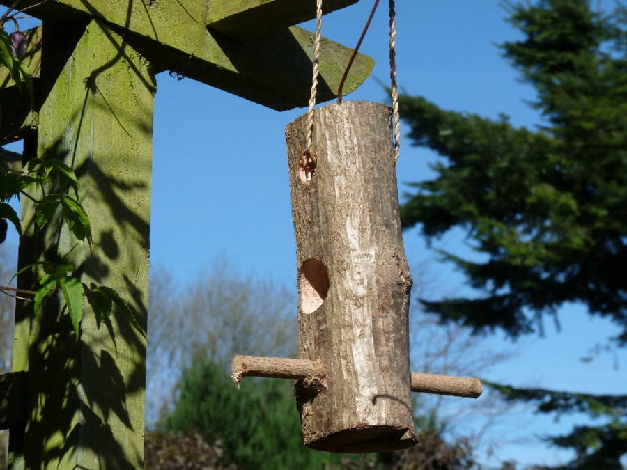 Simple birdfeeder