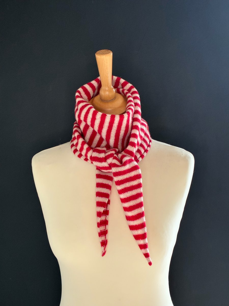 Long Pointy Scarf - Tartan & Cream