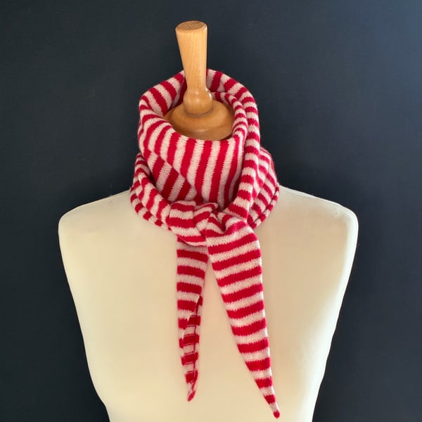 Long Pointy Scarf - Tartan & Cream