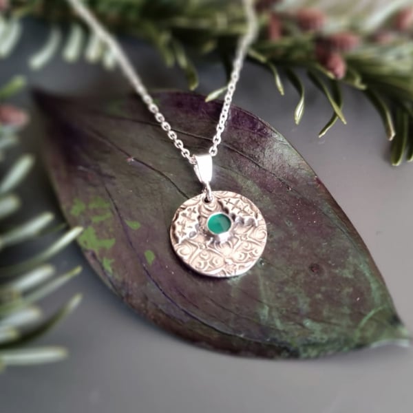 Festive Holly Leaf Silver Pendant green onyx