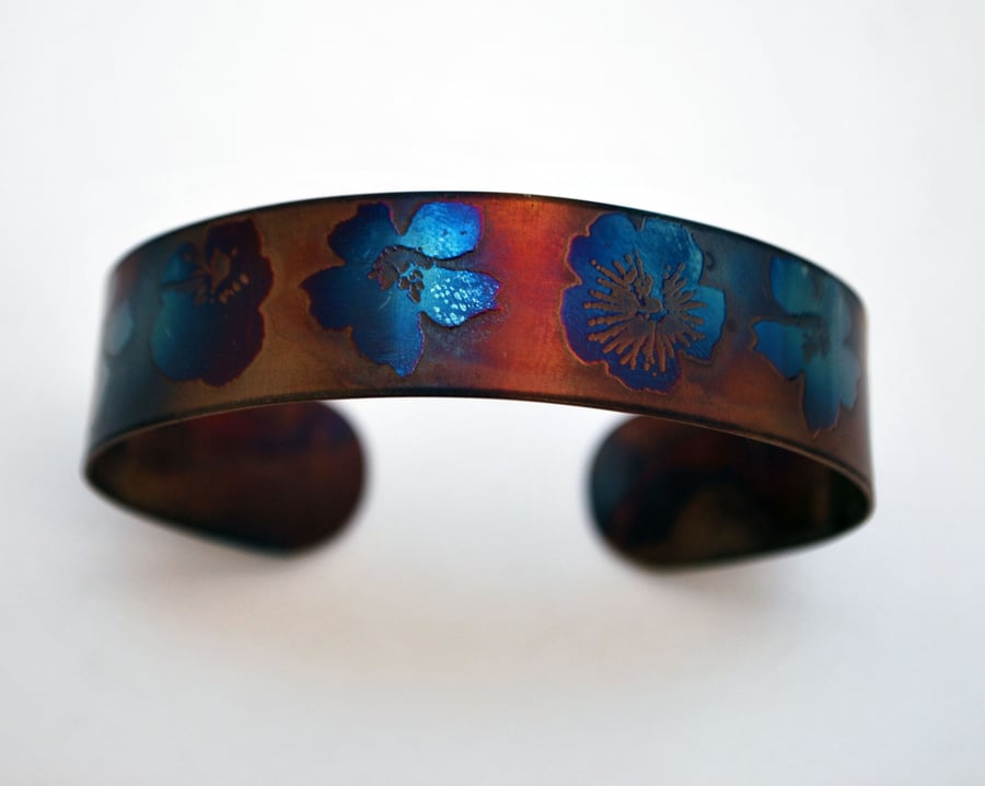 Steel flowers Cuff with multicolured finish, slim size surgical steel bracelet