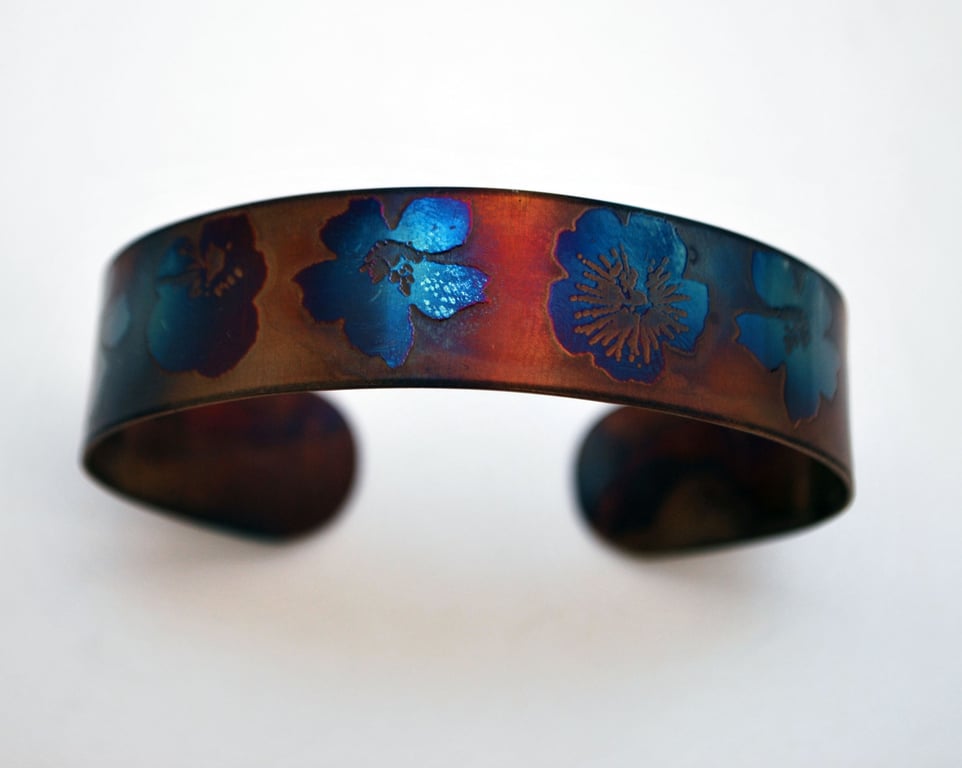 Steel flowers Cuff with multicolured finish, slim size surgical steel bracelet