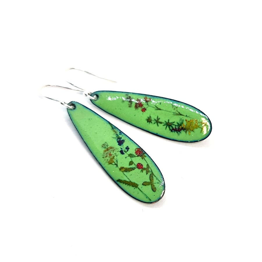 Light green wild flowers drop earrings