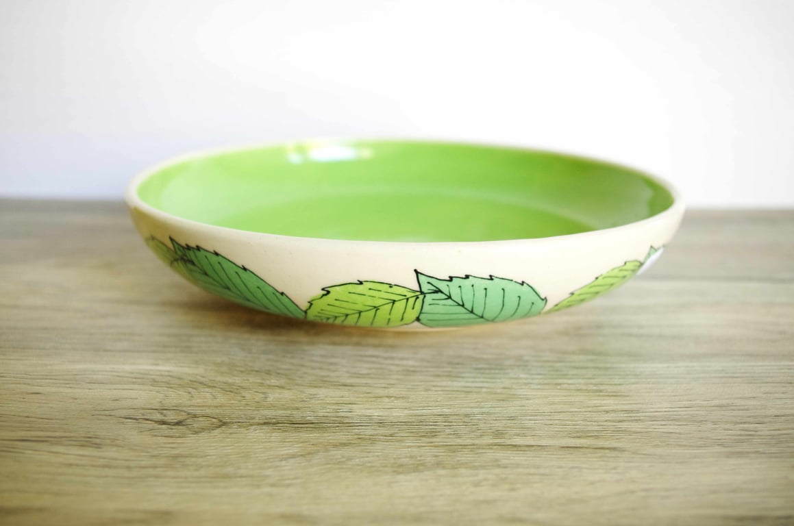 Pasta Bowl - Green Beech Leaves (Little Light Green)