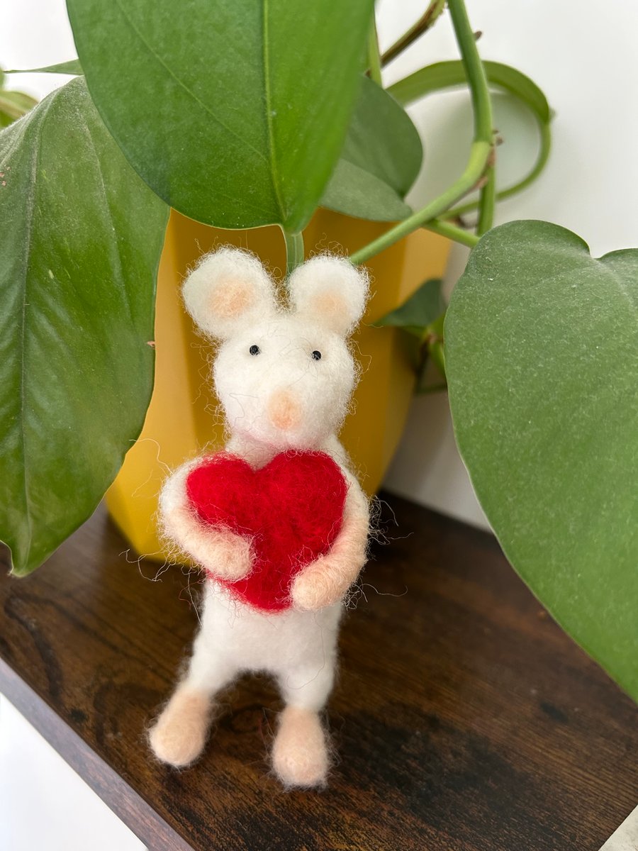 Handmade Needle felted valentines mouse