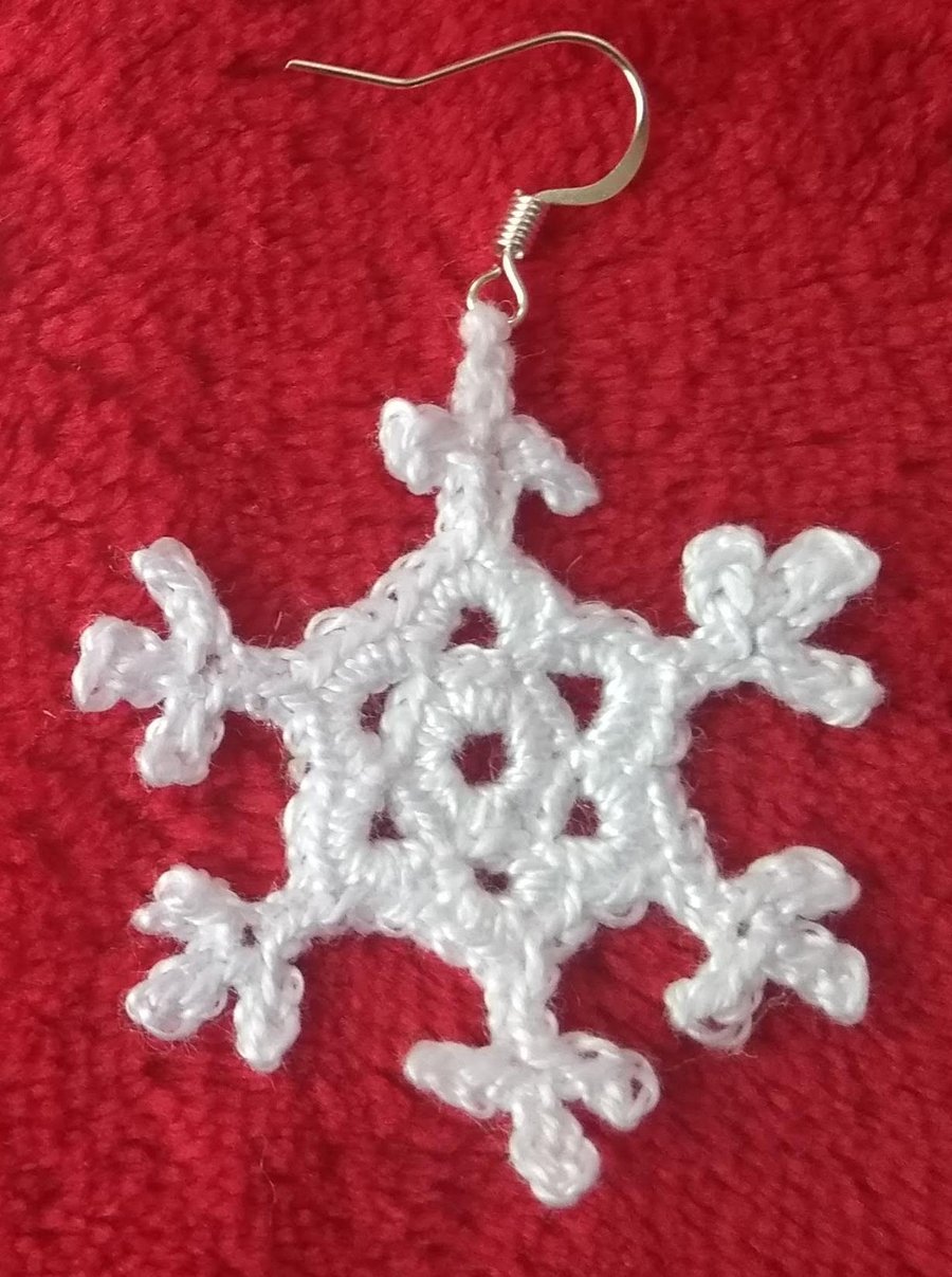 Christmas snowflake earrings, FREE P&P, Crochet earrings, Handmade jewellery