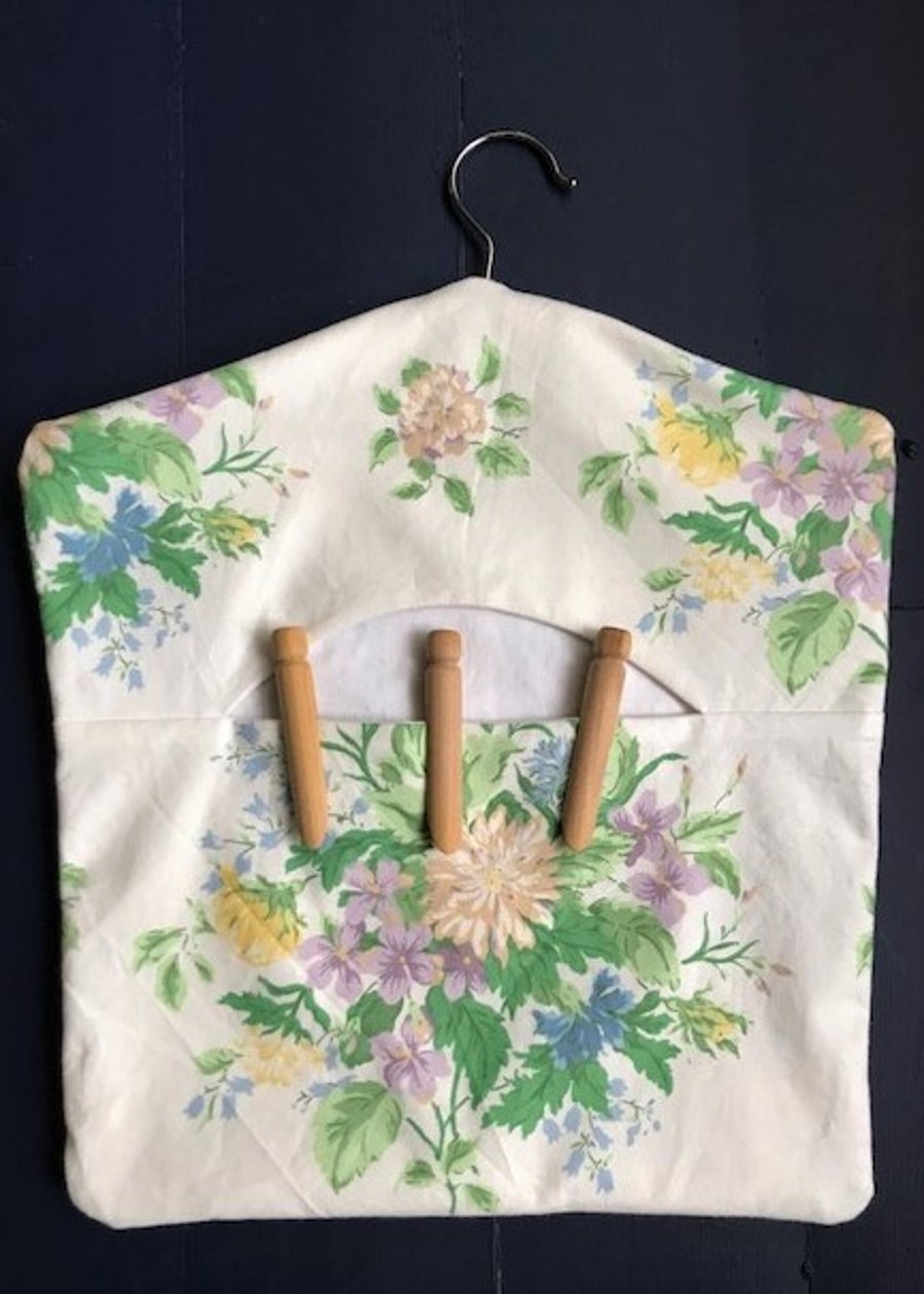 Vintage Sanderson cottage flowers fabric peg bag