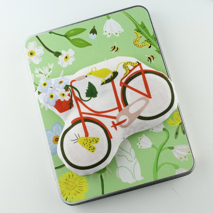 Make a Cycling Mouse Sewing Kit