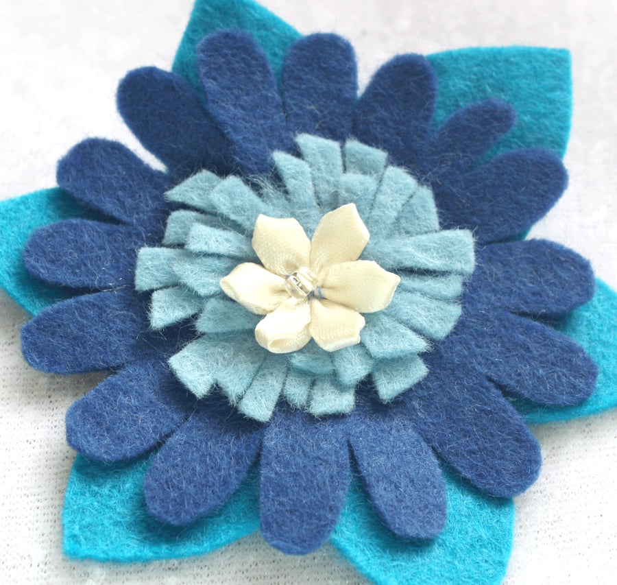 Blue & Cream Flower Felt Brooch