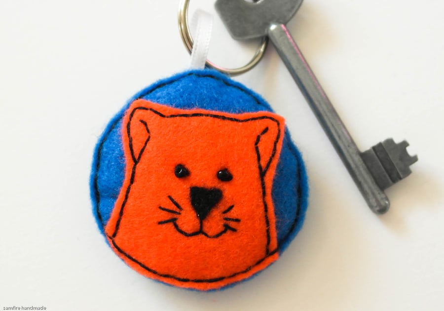 Ginger cat felt keyring. Orange cat lover's keyring. Pussy cat key chain. 