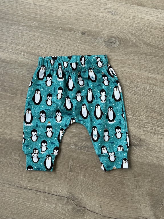 Turquoise Penguin cuffed Leggings 4 years & 3 months  (last ones)