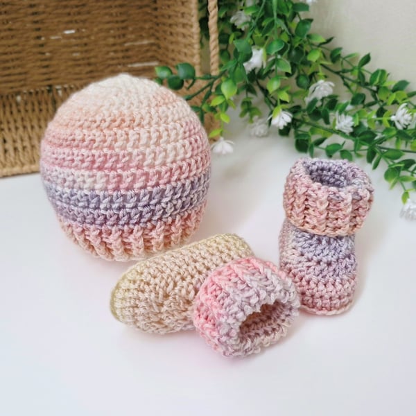 Peach Pie Crochet Baby Hat & Booties Set - Newborn & 0-3 Months