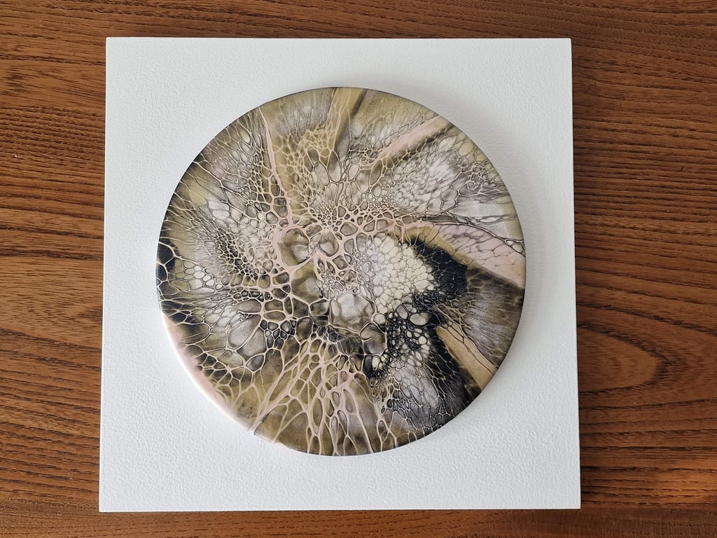 18.8cm x 18.8cm acrylic pour painting wall plaque
