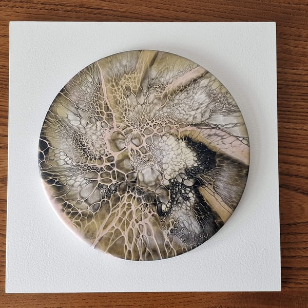 18.8cm x 18.8cm acrylic pour painting wall plaque