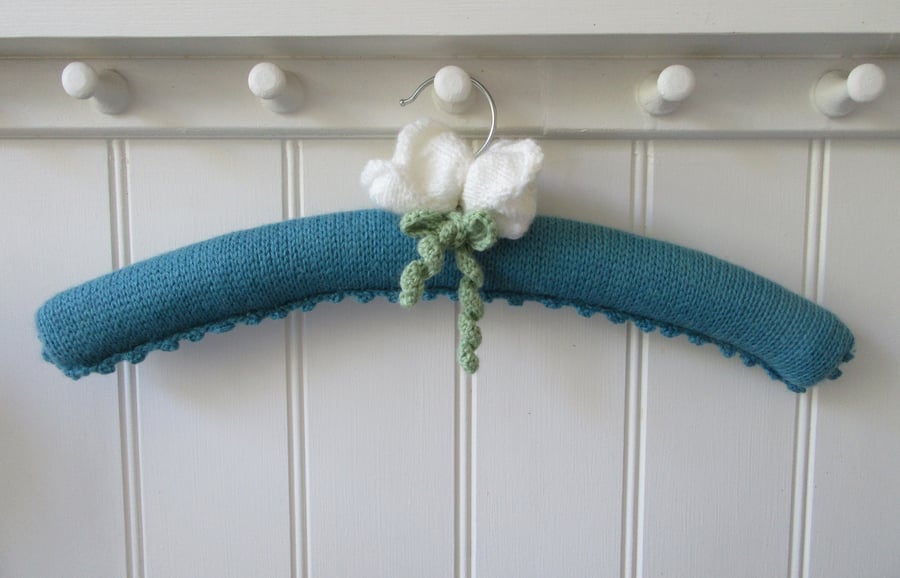 Ladies padded coat hanger in kingfisher blue 