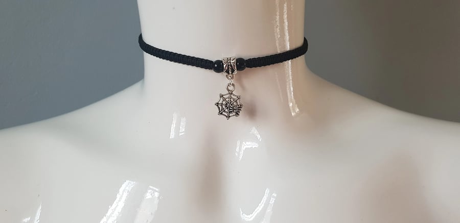 Spider web best sale choker