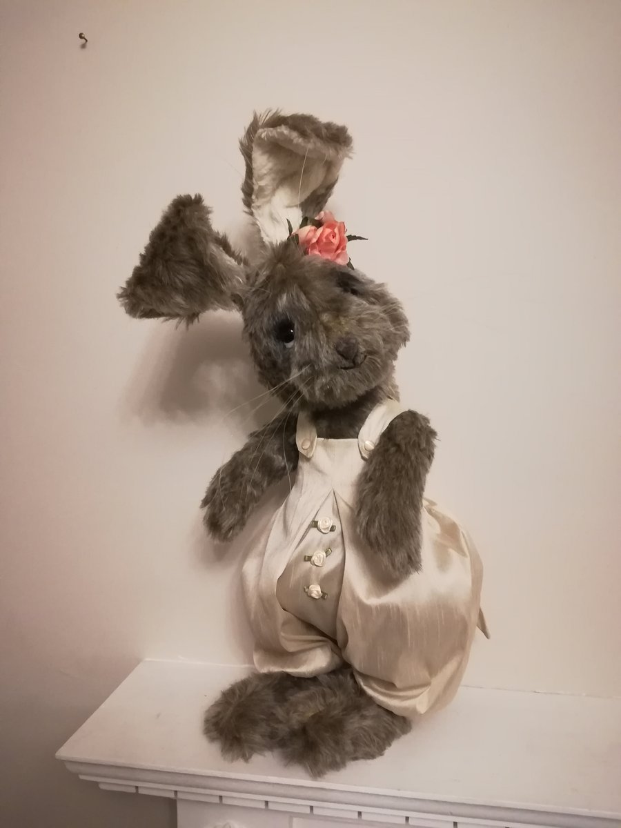 Emma, I artist character Rabbit 