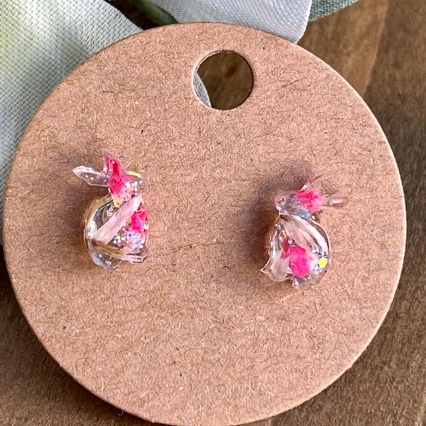 Floral bunny stud earrings 