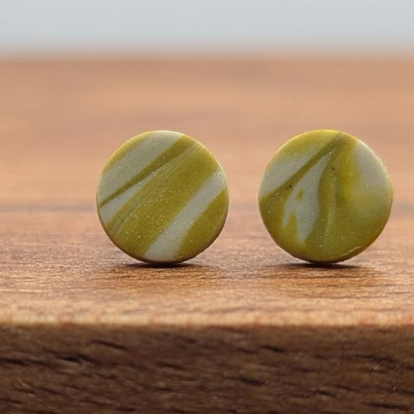 Small swirly olive green stud earrings 