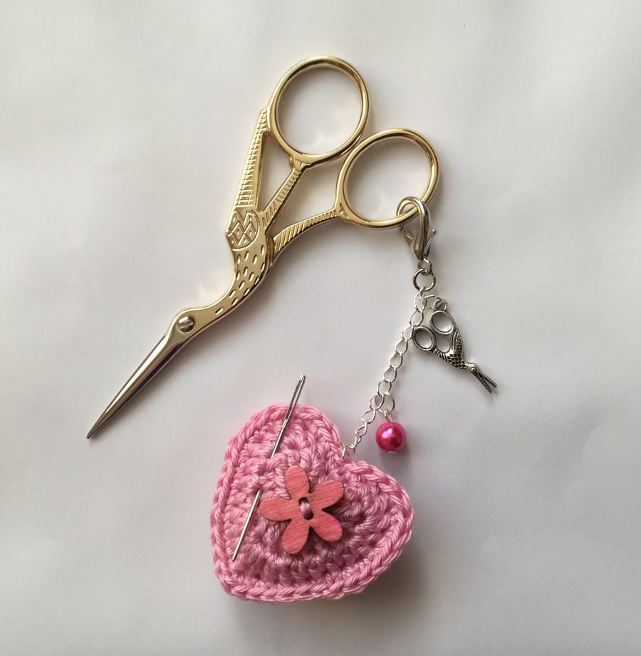 Scissor Keeper Fob with Crochet Heart in Pink