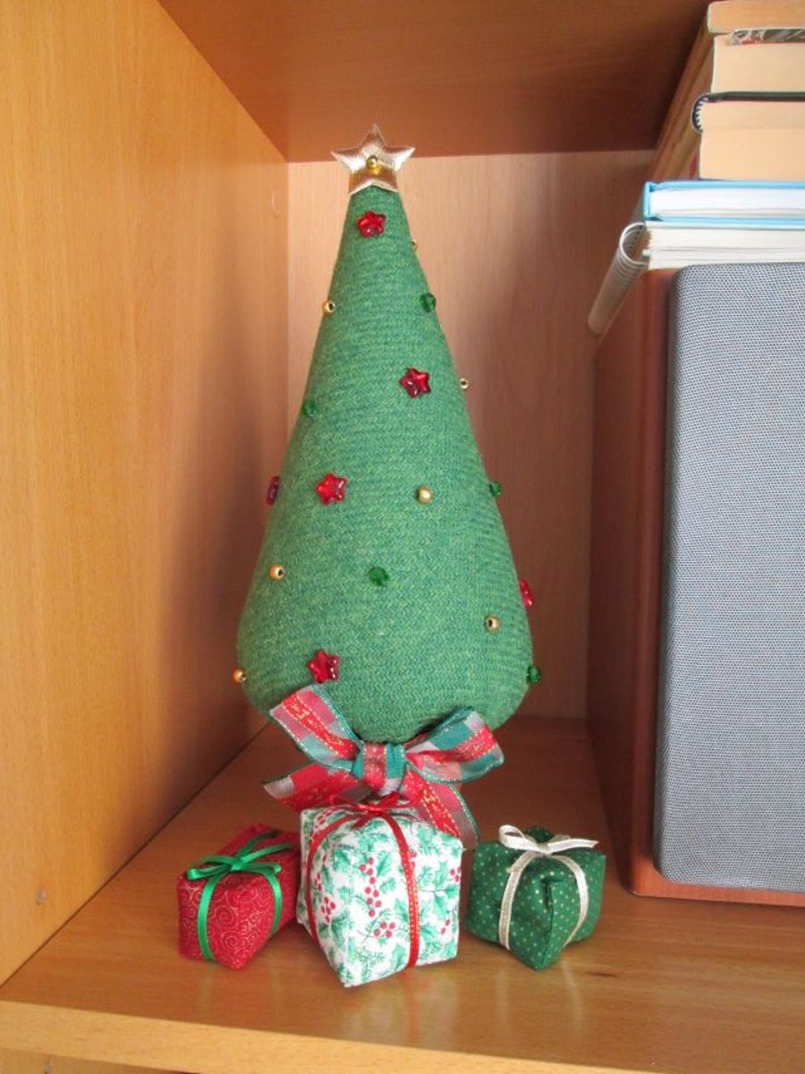 'Harris Tweed®' Christmas Tree and Parcel Set 2