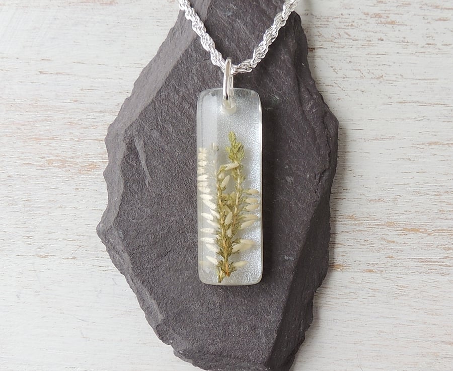 White Heather Necklace (931)