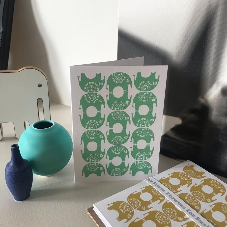 'Little Elephant' single colour mixed card pack