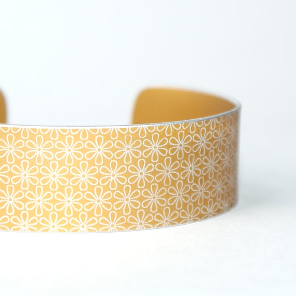 Geometric flower print cuff bracelet mustard