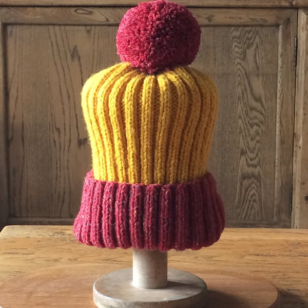 Luxury Ribbed Beanie with large Pom Pom