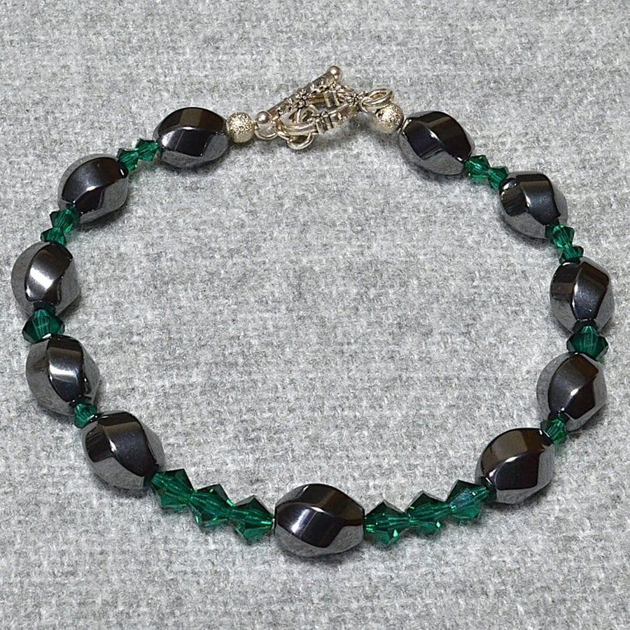 Hematite Swirl and Emerald Green Preciosa Glass Crystal Bracelet