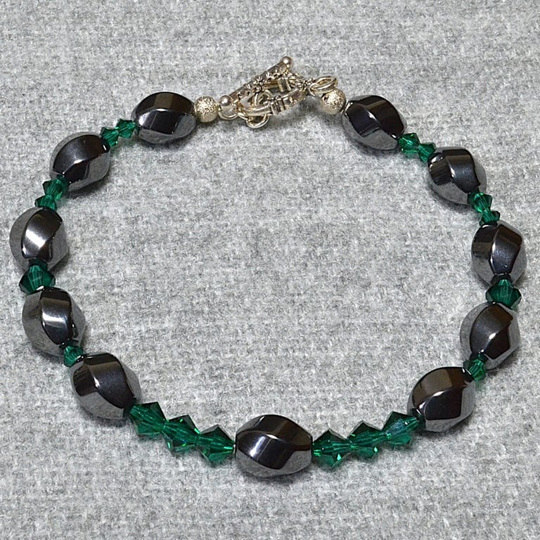 Hematite Swirl and Emerald Green Preciosa Glass Crystal Bracelet