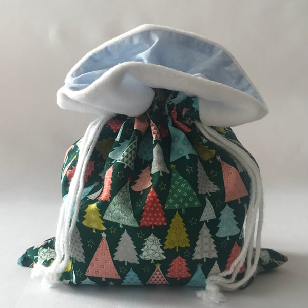 Reusable cotton drawstring gift bag - Christmas tree fabric
