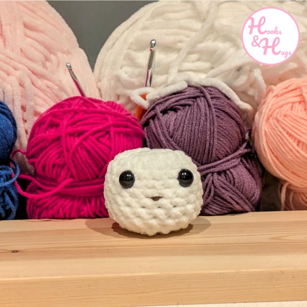 Large crochet marshmallow character - 6cm x 5cm