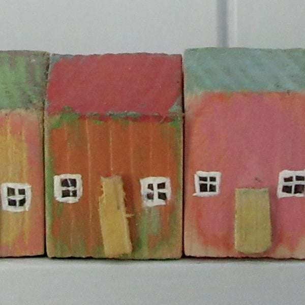 Tiny wooden houses 