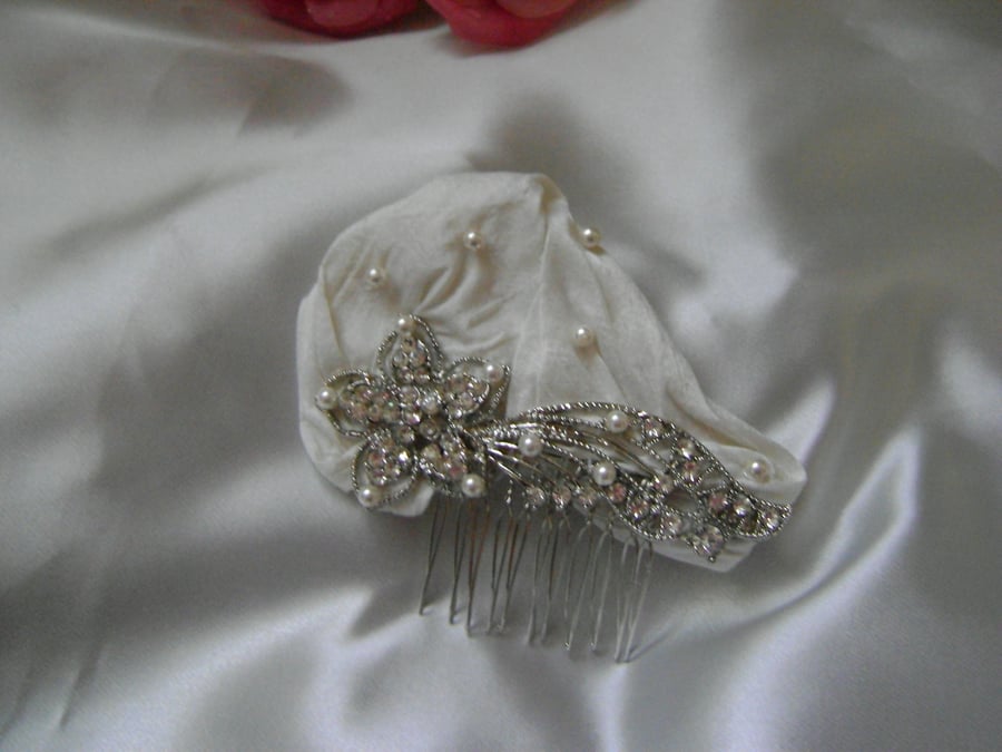 Issy - White Raw Silk Vintage Style Comb