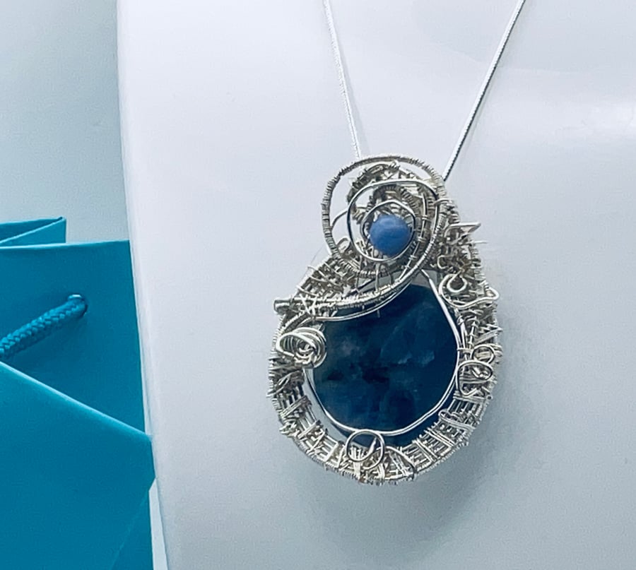 Beautiful Blue Banded Agate Silver Plated Wire Wrapped Pe