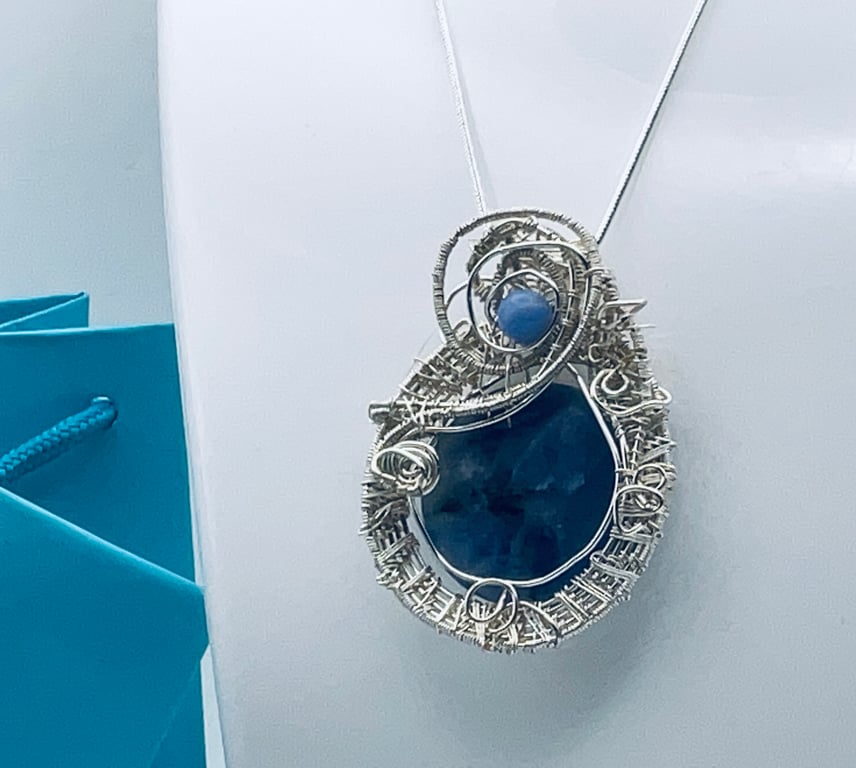 Beautiful Blue Banded Agate Silver Plated Wire Wrapped Pe