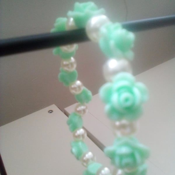 Light Green Rose Beaded Braclet