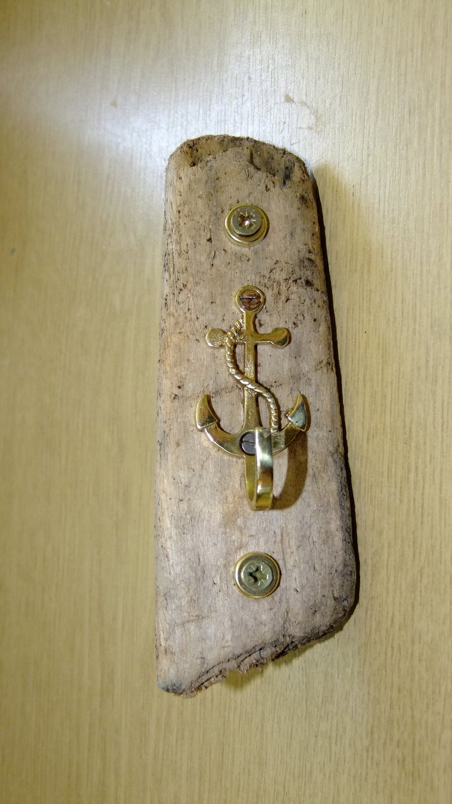 WOODEN COAT, KEY OR DOG LEAD RACK WITH SINGLE BRASS ANCHOR
