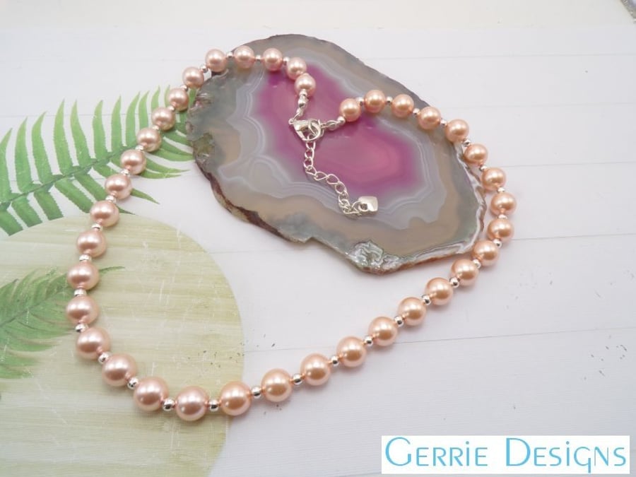 Peach Round Pearl Effect & Silver Beaded Necklace. 