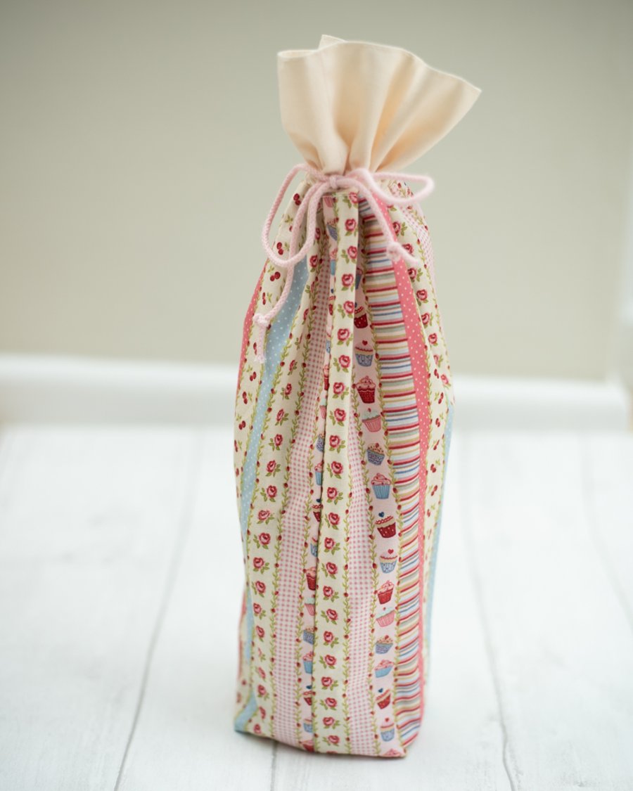 Tea and Roses Drawstring Bag Bottle Bag 