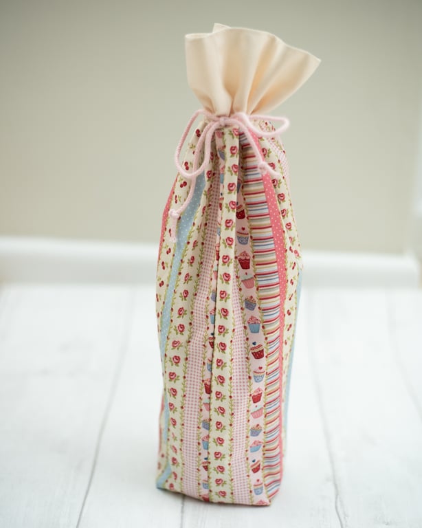 Tea and Roses Drawstring Bag Bottle Bag 