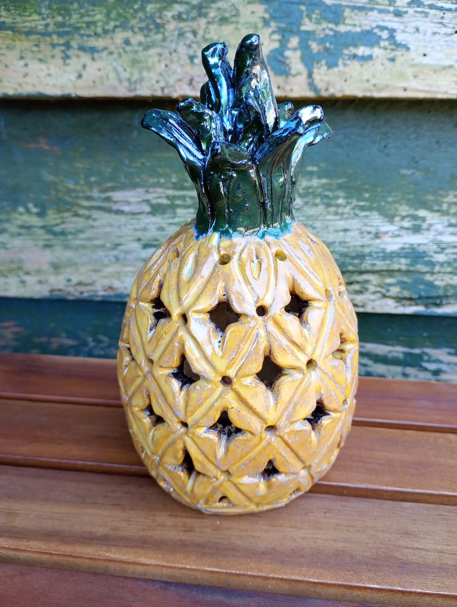 Pineapple tea light lantern 